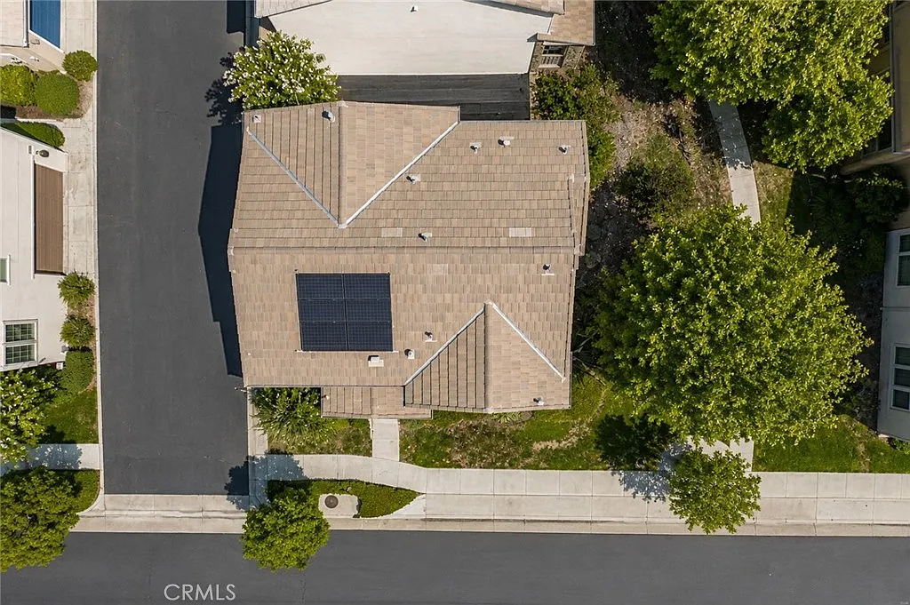 3 bed, 2.5 bath, 1849 sqft, $4,500 — Photo 4
