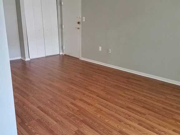 4th image of 886 College Pkwy #20
