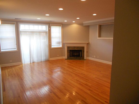 4th image of 2314 W Moffat St APT 1