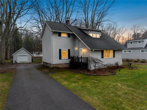 191 Straub Rd, Rochester, NY 14626