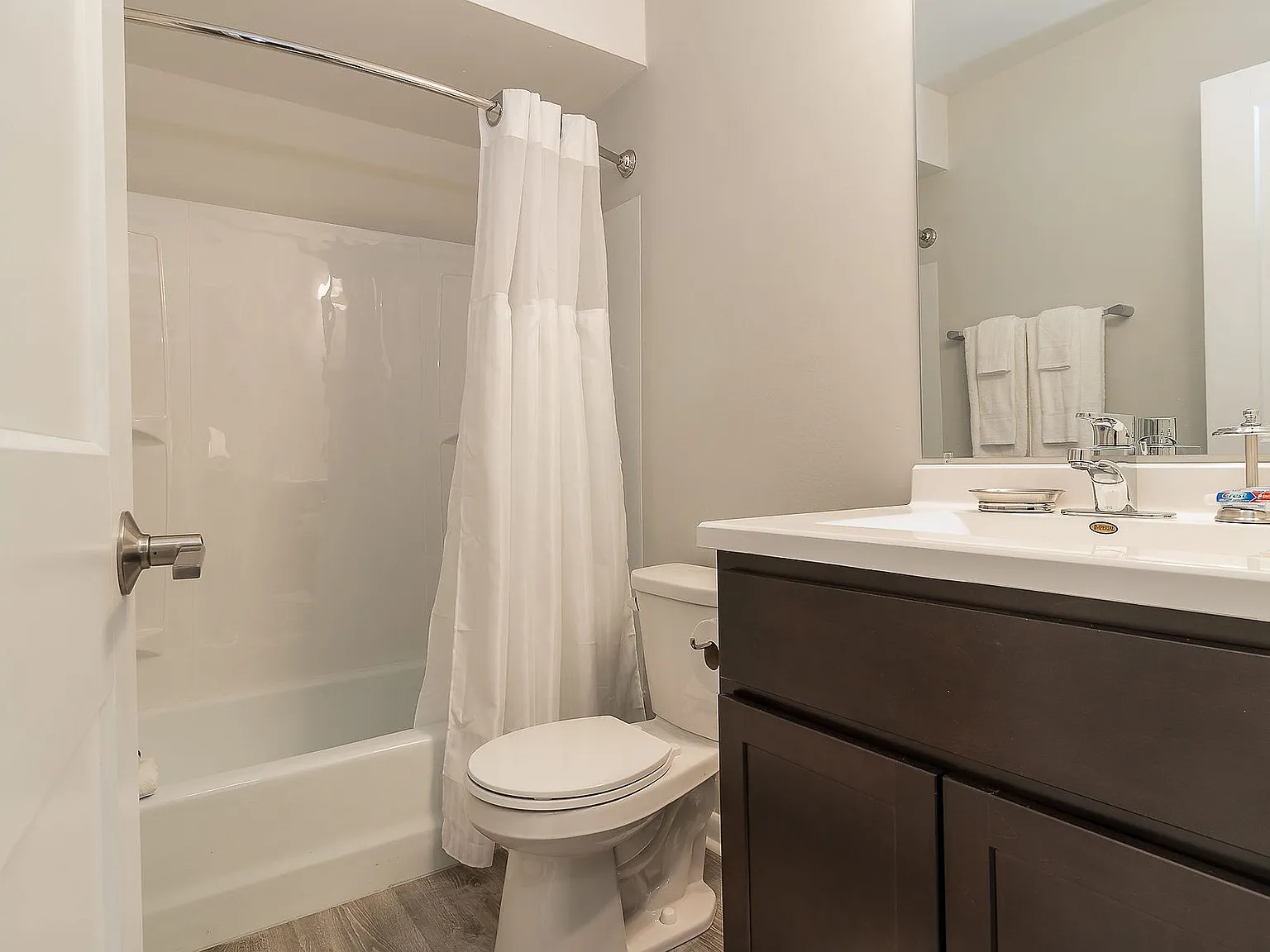 Edgewood Apartments — Photo 1