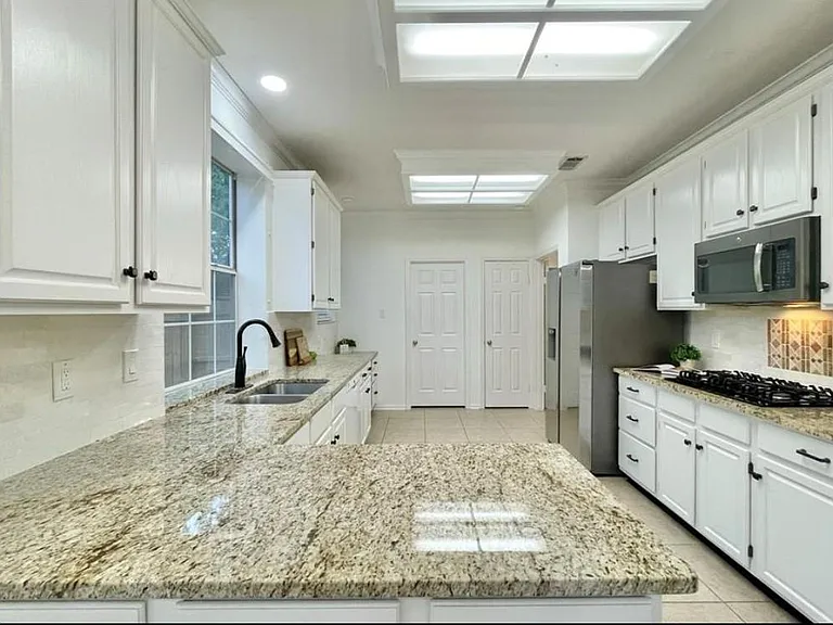 8 Greentwig Pl — Photo 17