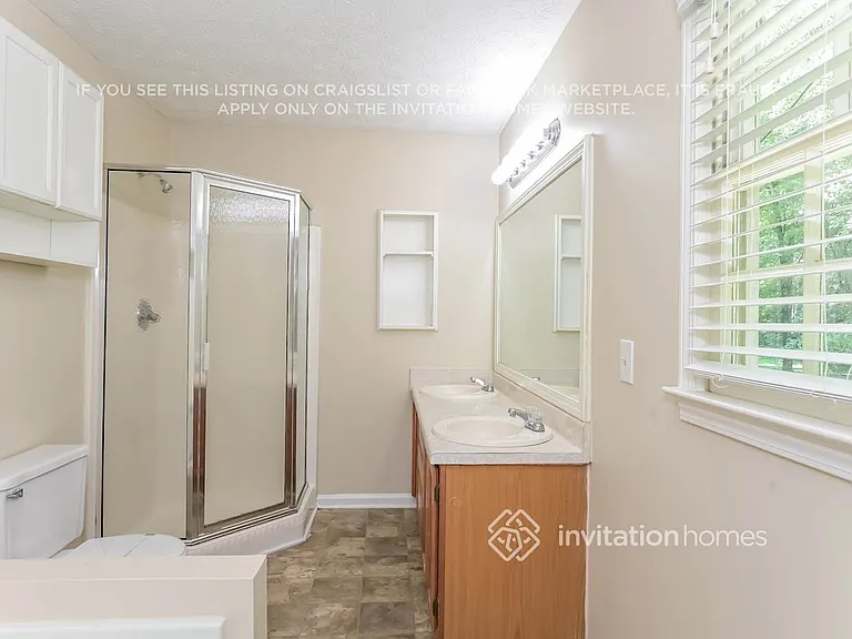 2110 Amber Creek Dr — Photo 11