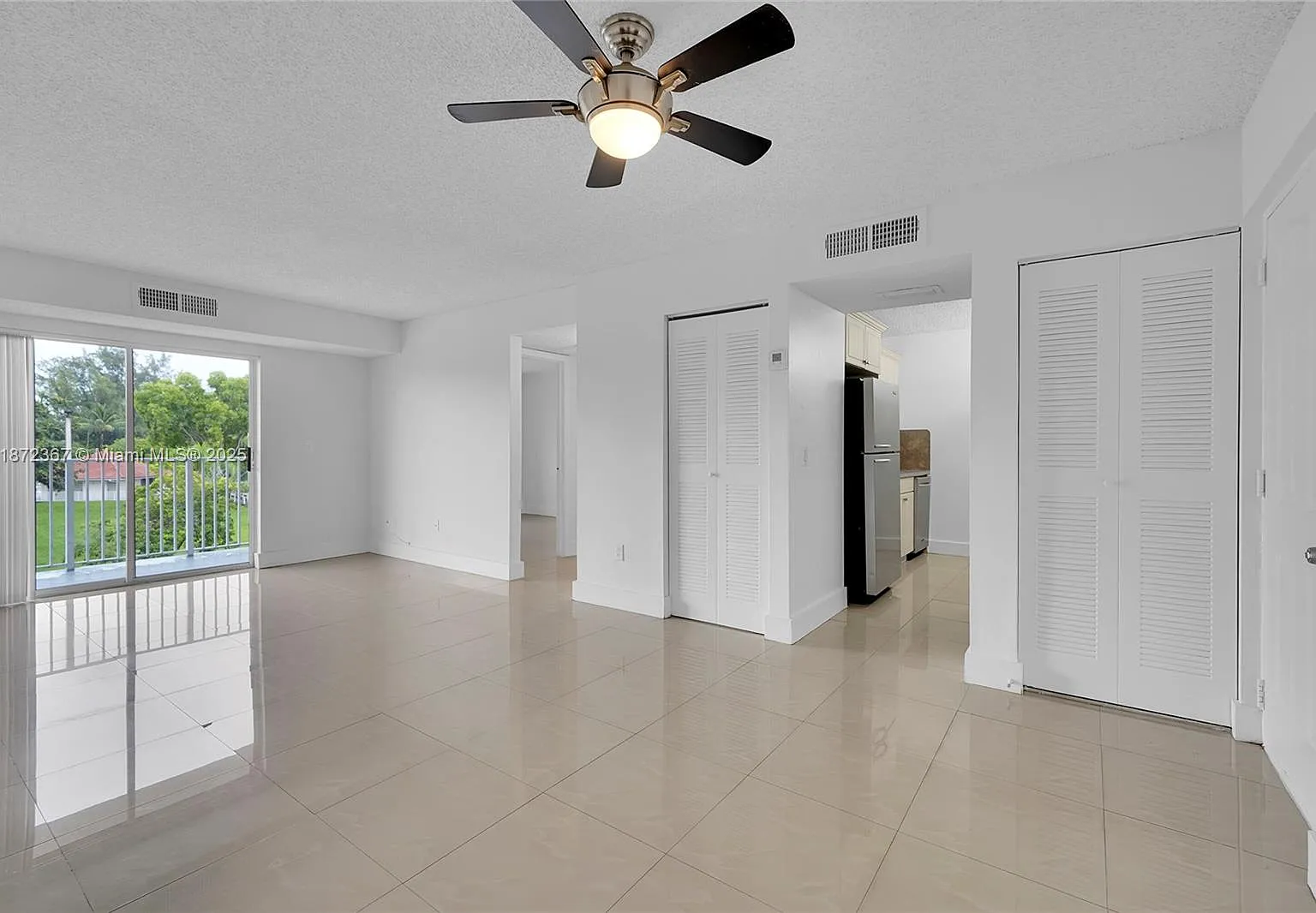 Saga Bay Gardens Condo — Photo 1