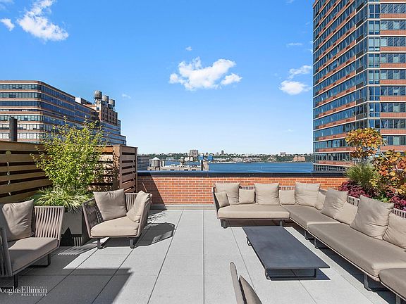 5th image of 540 W 28th St APT 8J