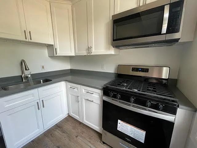 New kitchen and stainless appliances