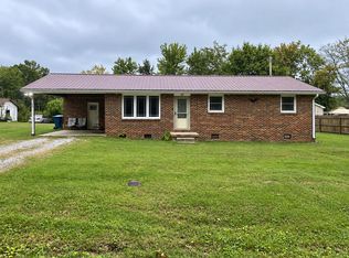 136 Chestnut St, Baxter, TN 38544