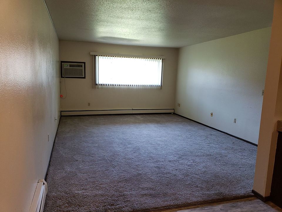 1st image of 904 13th St NE #5