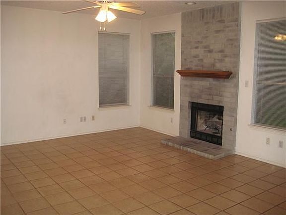 3rd image of 13325 Tamayo Dr