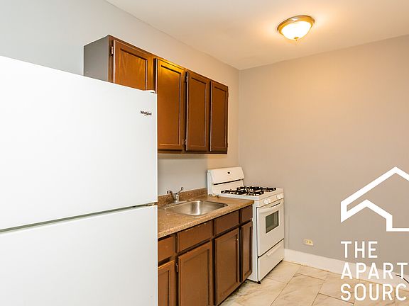 4th image of 6959 S Paxton Ave APT 1E