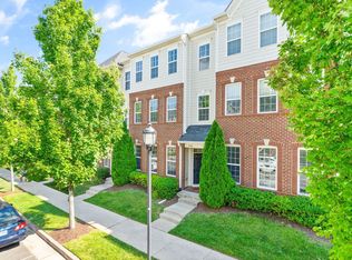 19458 Promenade Dr, Leesburg, VA