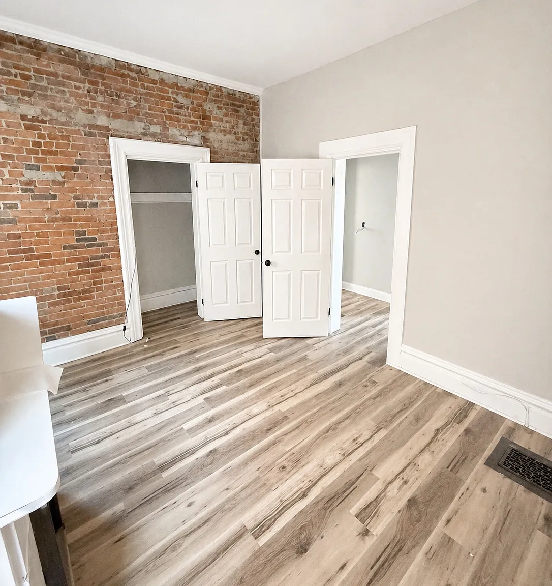 5 bed, 2000 sqft, $3,000 — Photo 2