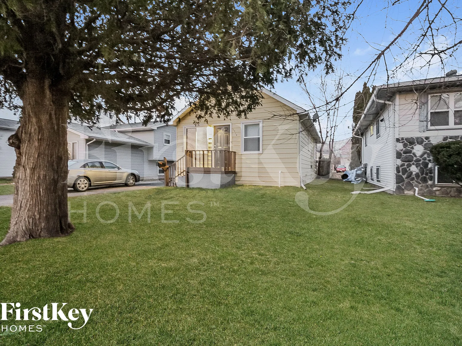 2 bed, 1.0 bath, 1160 sqft, $1,530 — Photo 2