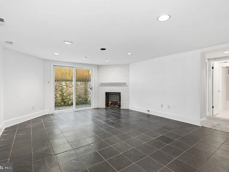 308 E Capitol St NE #11 — Photo 10