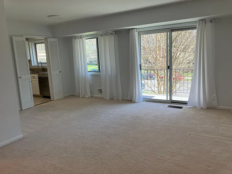 10620 Weymouth St #101 — Photo 16