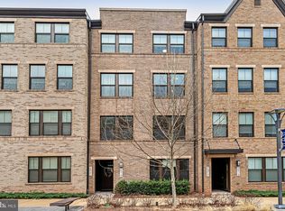 20719 Heron Landing Dr, Sterling, VA 20166