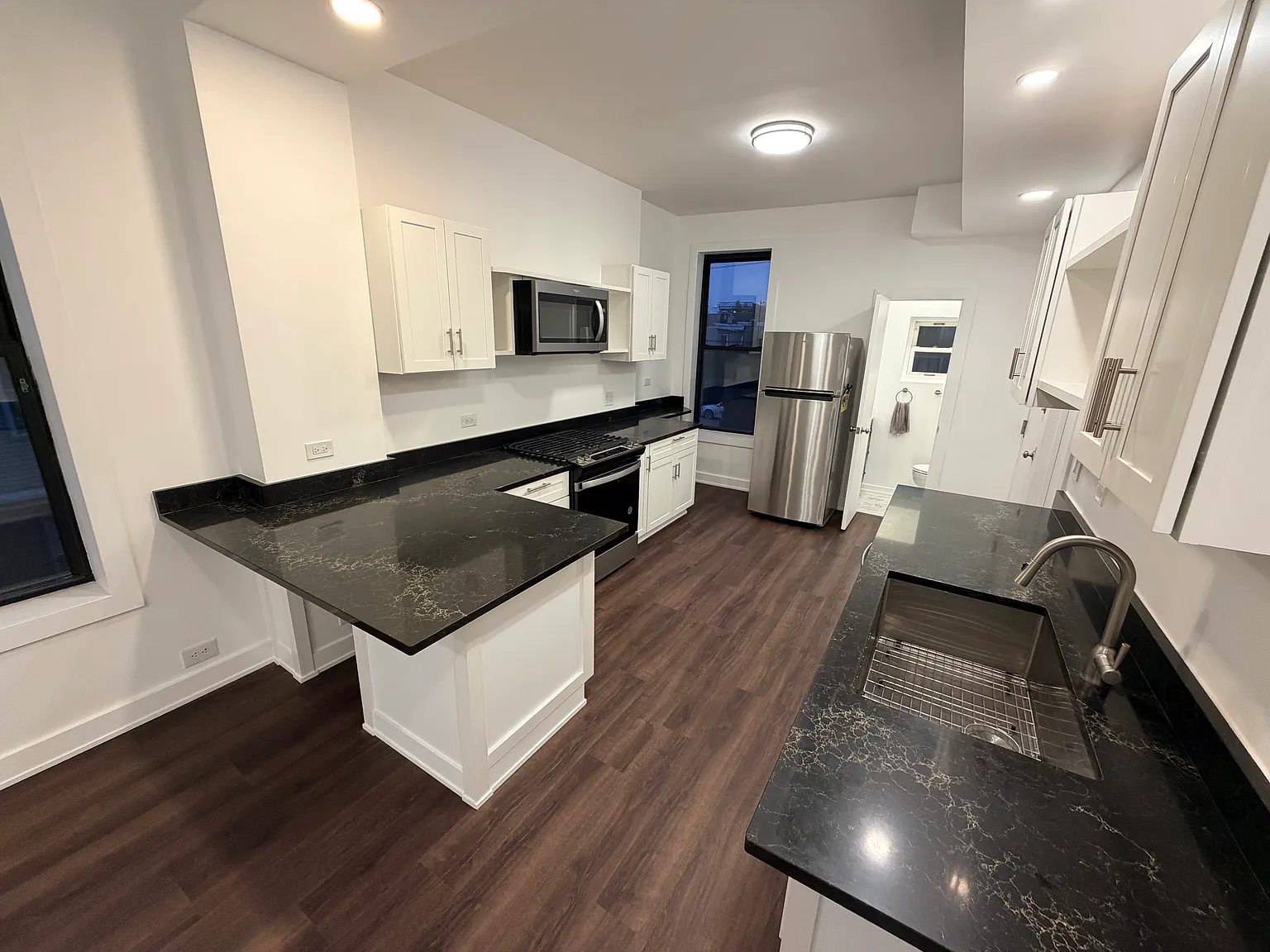 1 bed, 1.5 bath, 885 sqft, $2,650 — Photo 1
