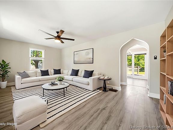 5th image of 225 W Carter Avenue