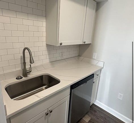5th image of 151 Calhoun St APT C