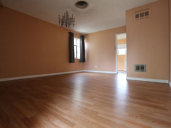5th image of 8626 Tyrone Ave