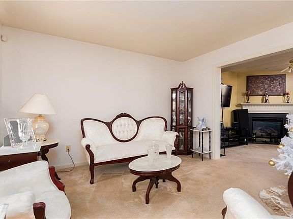 5th image of 6444 Blossom View Ln