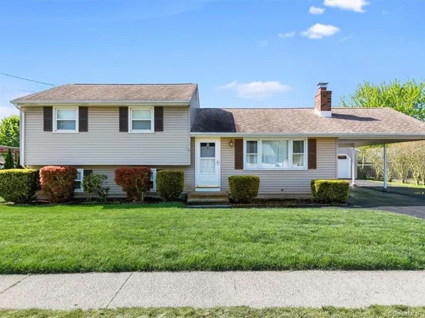 4 Meadowland Circle, Plainville, CT 06062