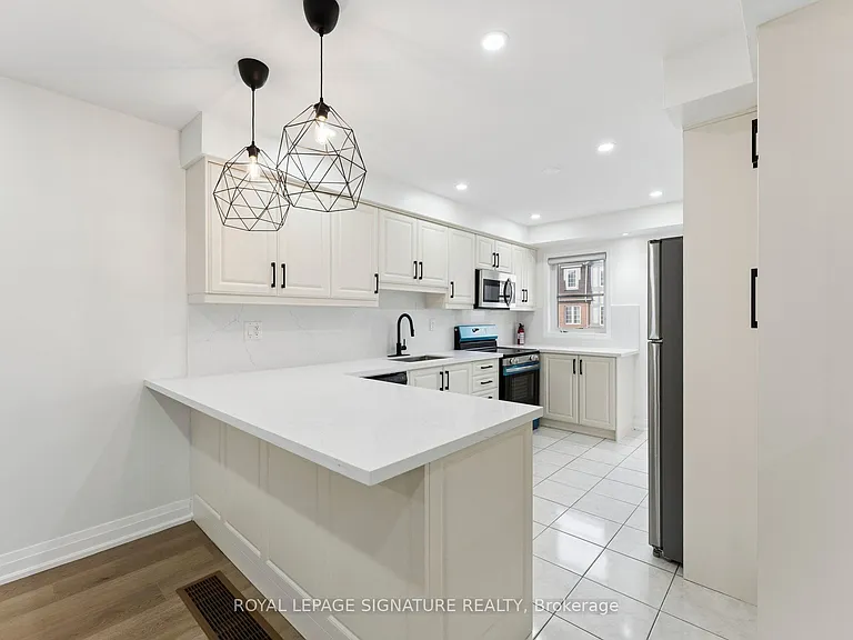122 Baycliffe Cres — Photo 13