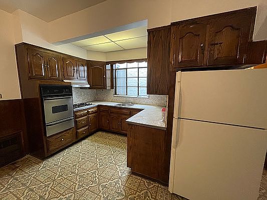 3rd image of 287 Newkirk Ave Floor 2