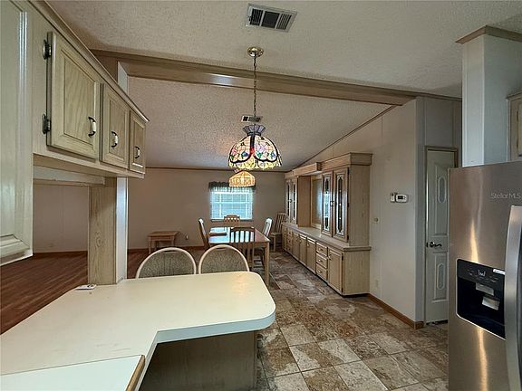 4th image of 805 OAK BOULEVARD