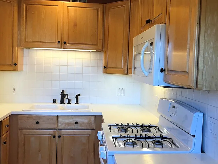 500 Glenwood Cir #230 — Photo 6