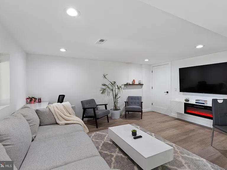 101 Lakeshore Dr — Photo 22