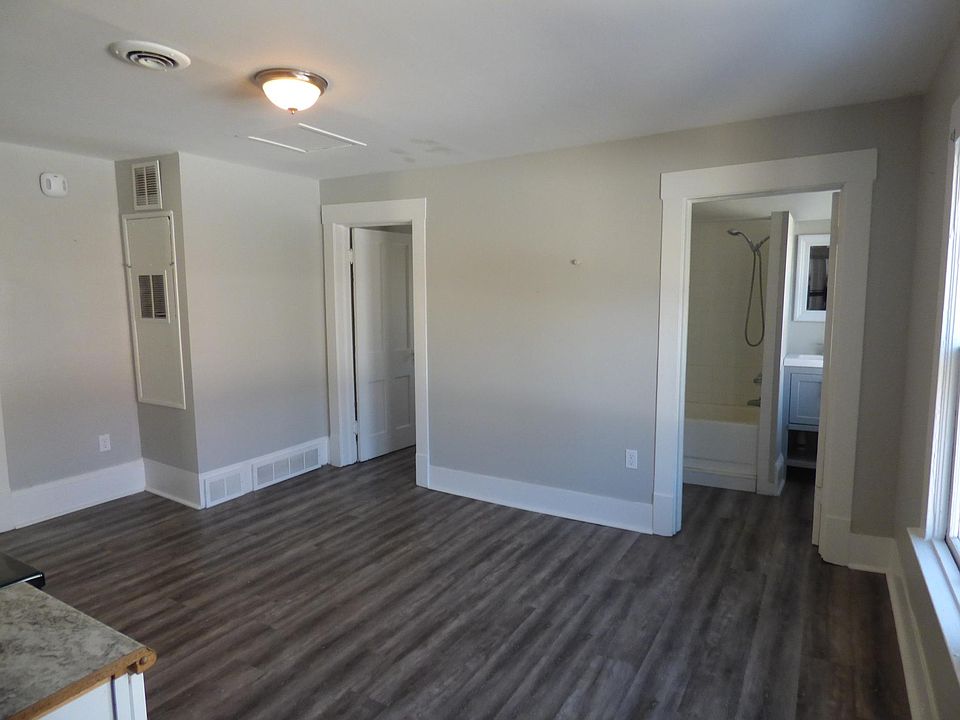 entrance to bath and walk in pantry.