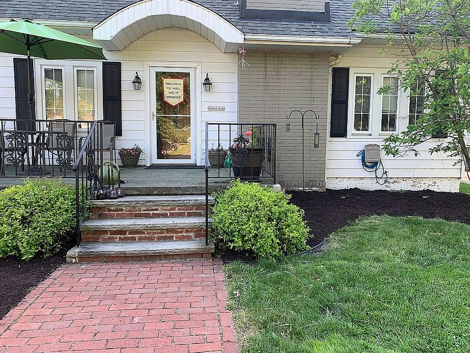 1st image of 378 E 270th St