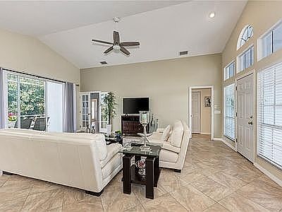 4th image of 97 Broadmoor Ln