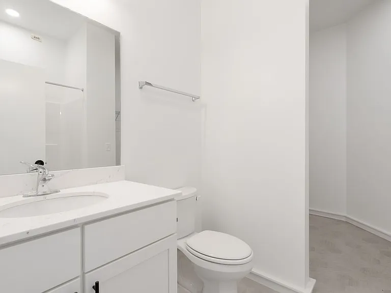 90 E Bremer Ave — Photo 14