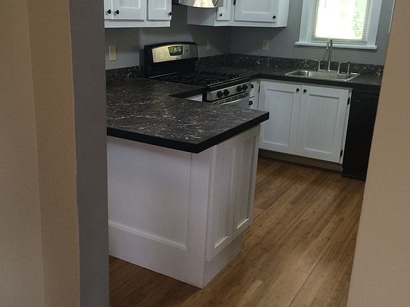 3rd image of 1421 Lancaster Ave