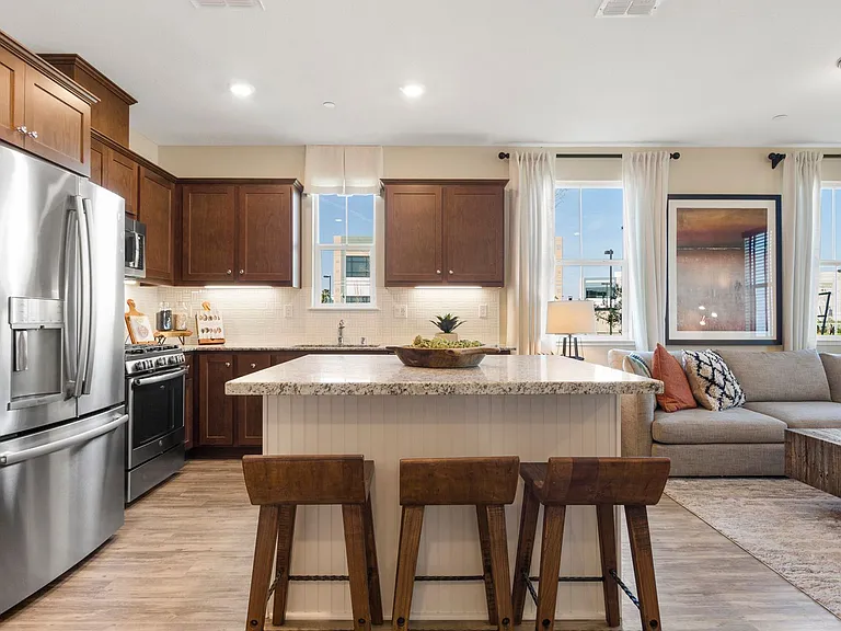 Spacious Townhomes in Provence at Natomas — Photo 26