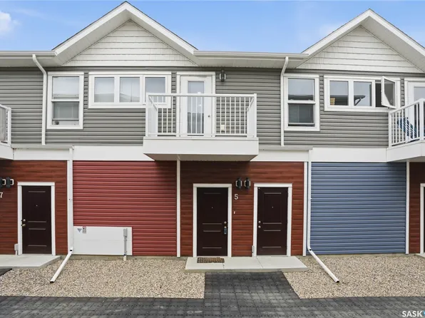 401 L Avenue S #5, Saskatoon, SK S7M 5Y6