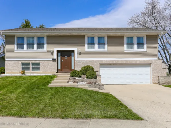 1406 Edgefield Ln, Hoffman Estates, IL 60169