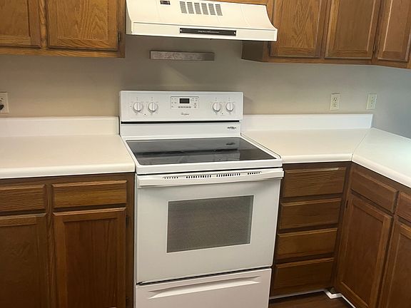 5th image of 106 Meadow Park Ln APT D