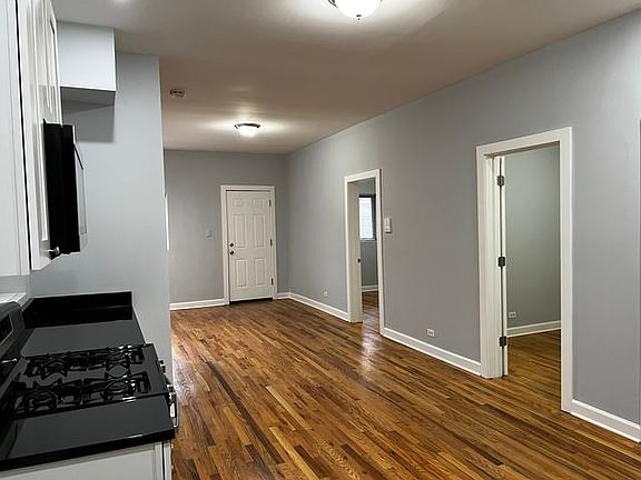 3rd image of 1851 W Chicago Ave APT 1R