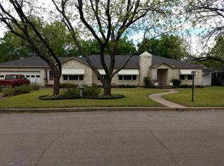 906 N College Ave, West, TX 76691