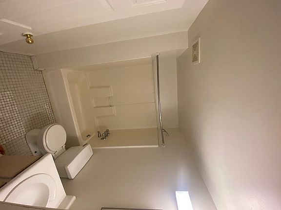 5th image of 590 E 164th St #2