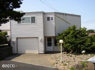 637 SW Abbey St #5, Newport, OR 97365