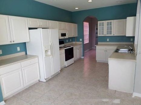 5th image of 3549 Beneraid St