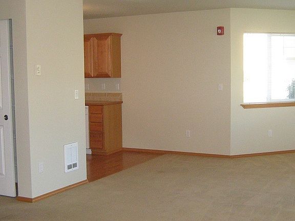 4th image of 20721 Olympic Pl NE APT B102