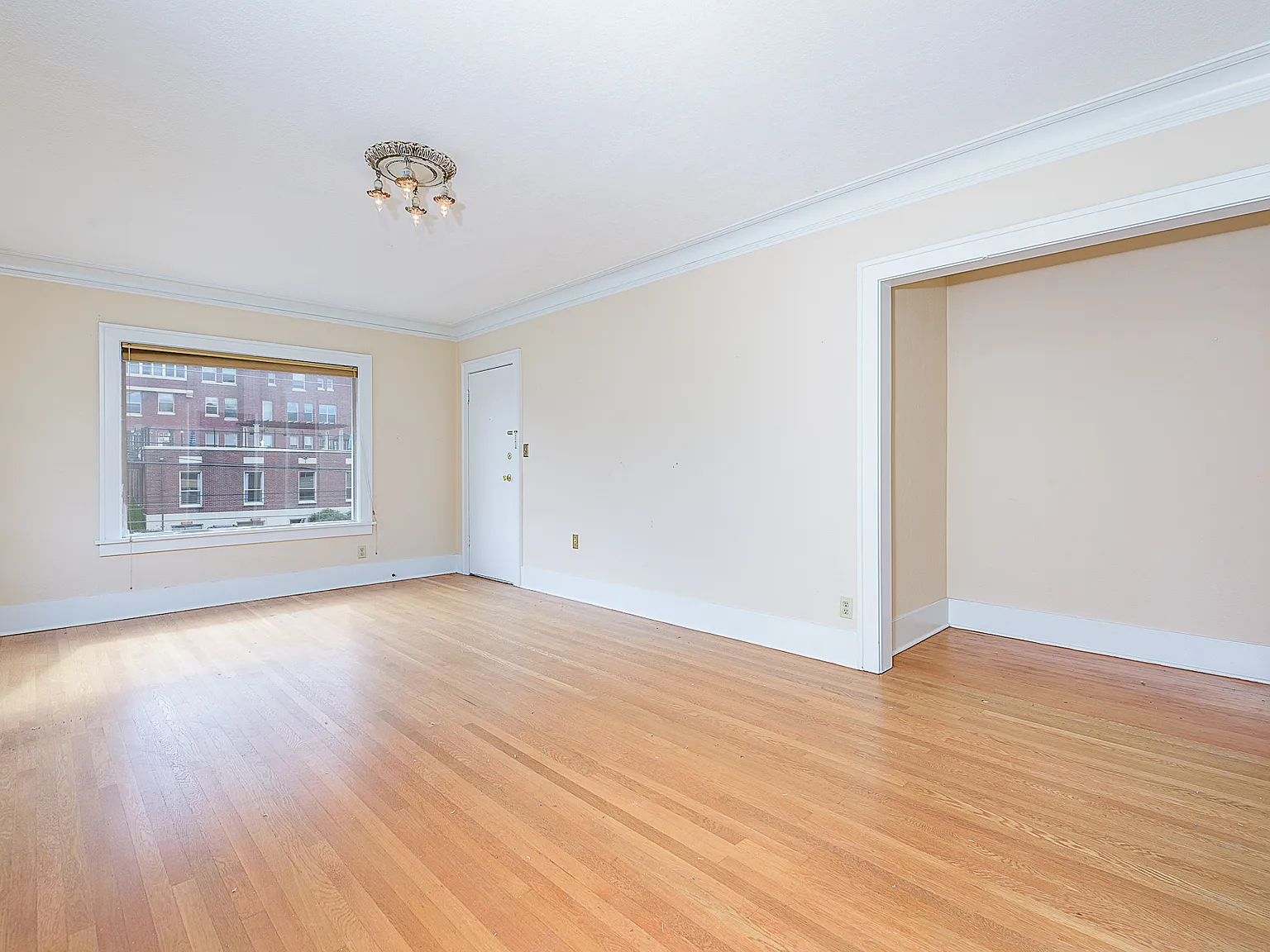 1 bed, 740 sqft, $1,750 — Photo 3