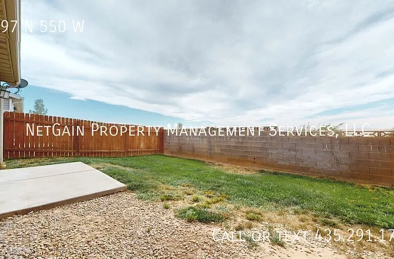 2097 N 550 W — Photo 17