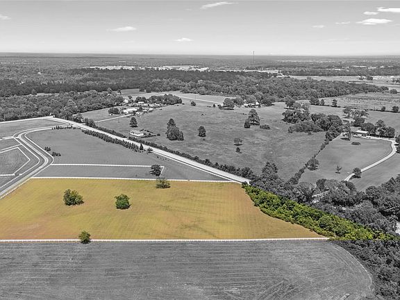 2nd image of 1936 Spring Branch Rd