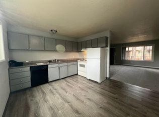 15151 SE Stark St #14, Portland, OR 97233